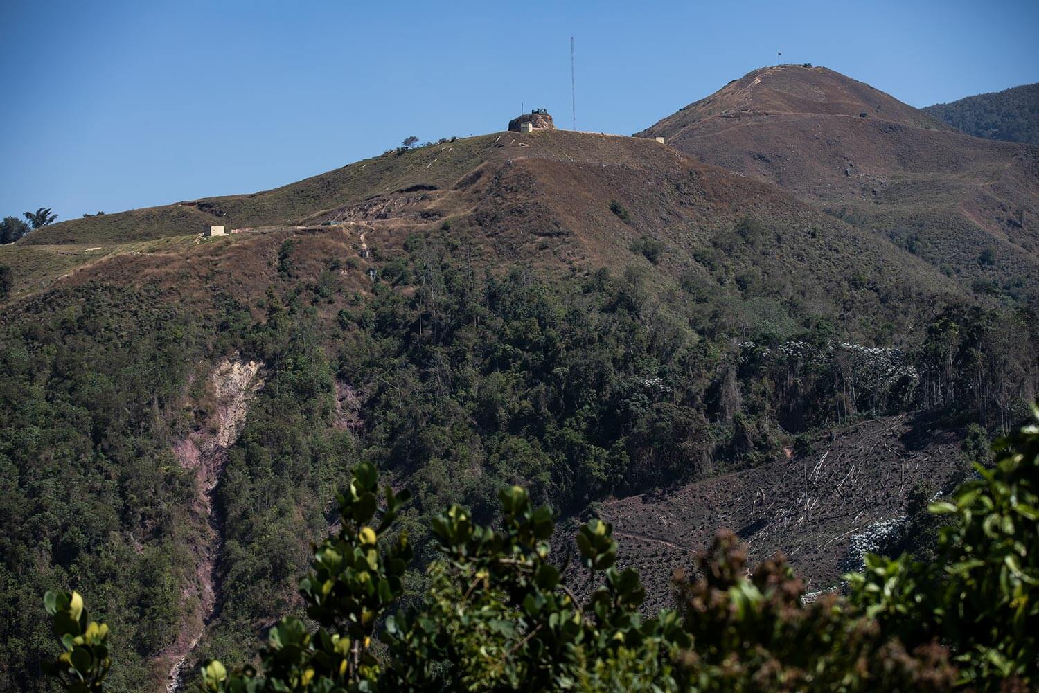 Indígenas de frontera